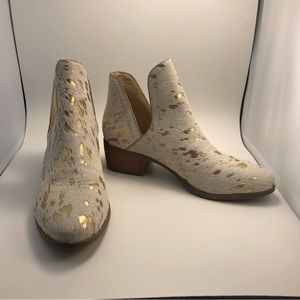 Coconuts by Matisse leather, real fur boots, size 7.5.